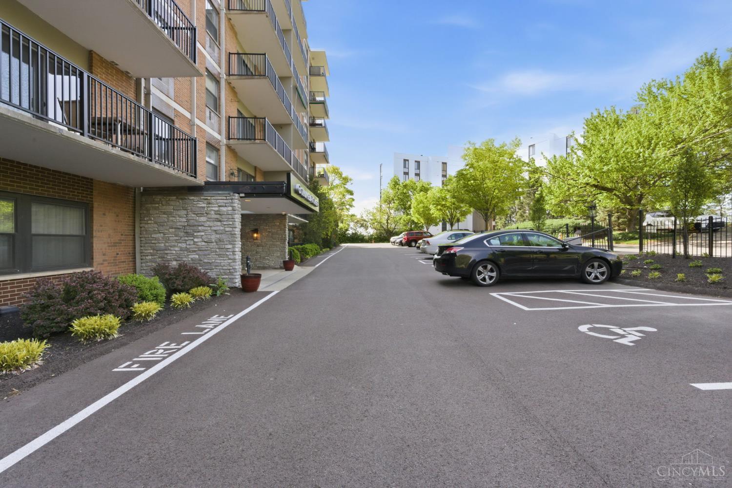 1815 William Howard Taft Road, Unit 502 Cincinnati, OH 45206 - Photo 25 of 28