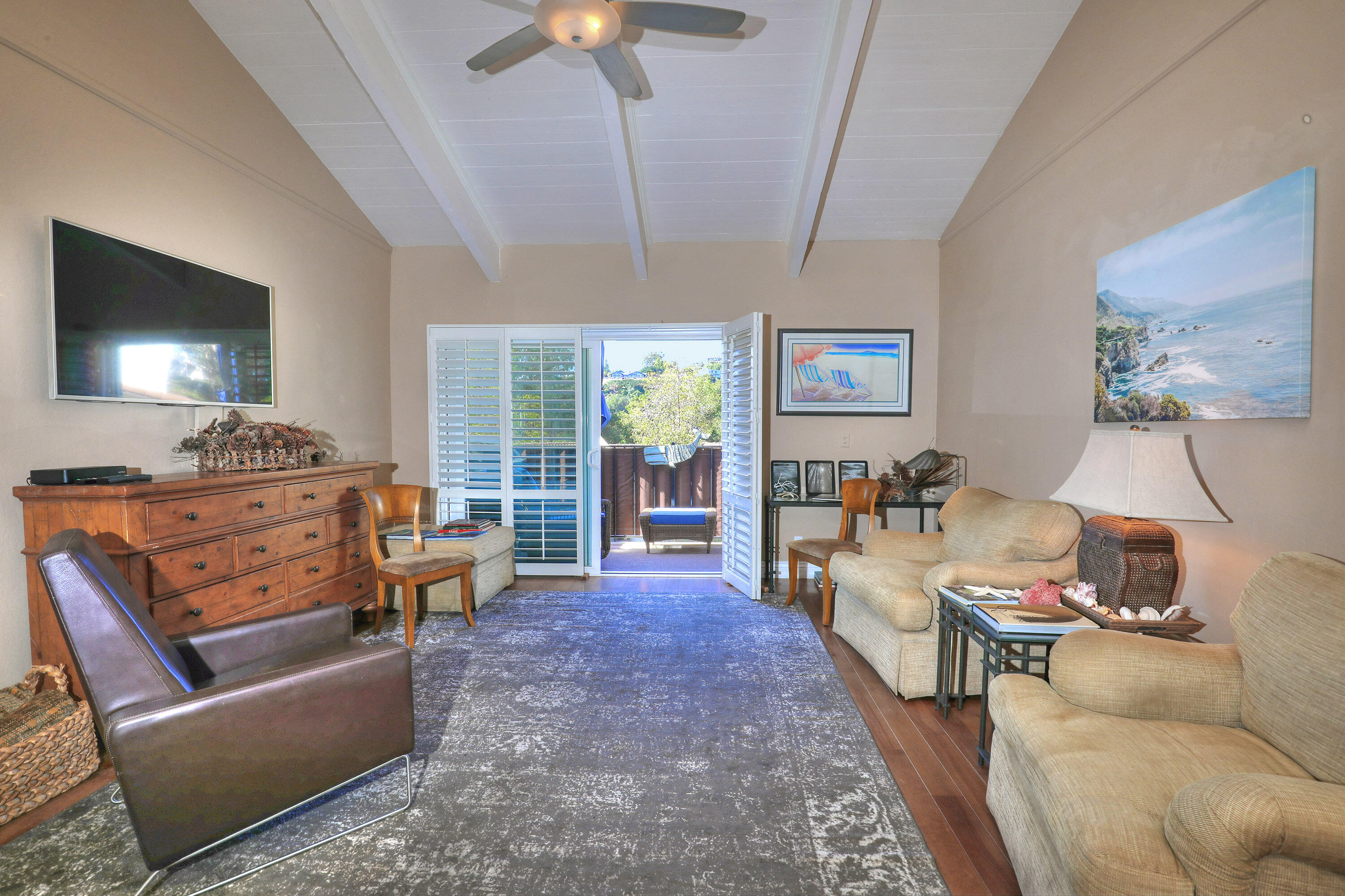 Living room to Balcony