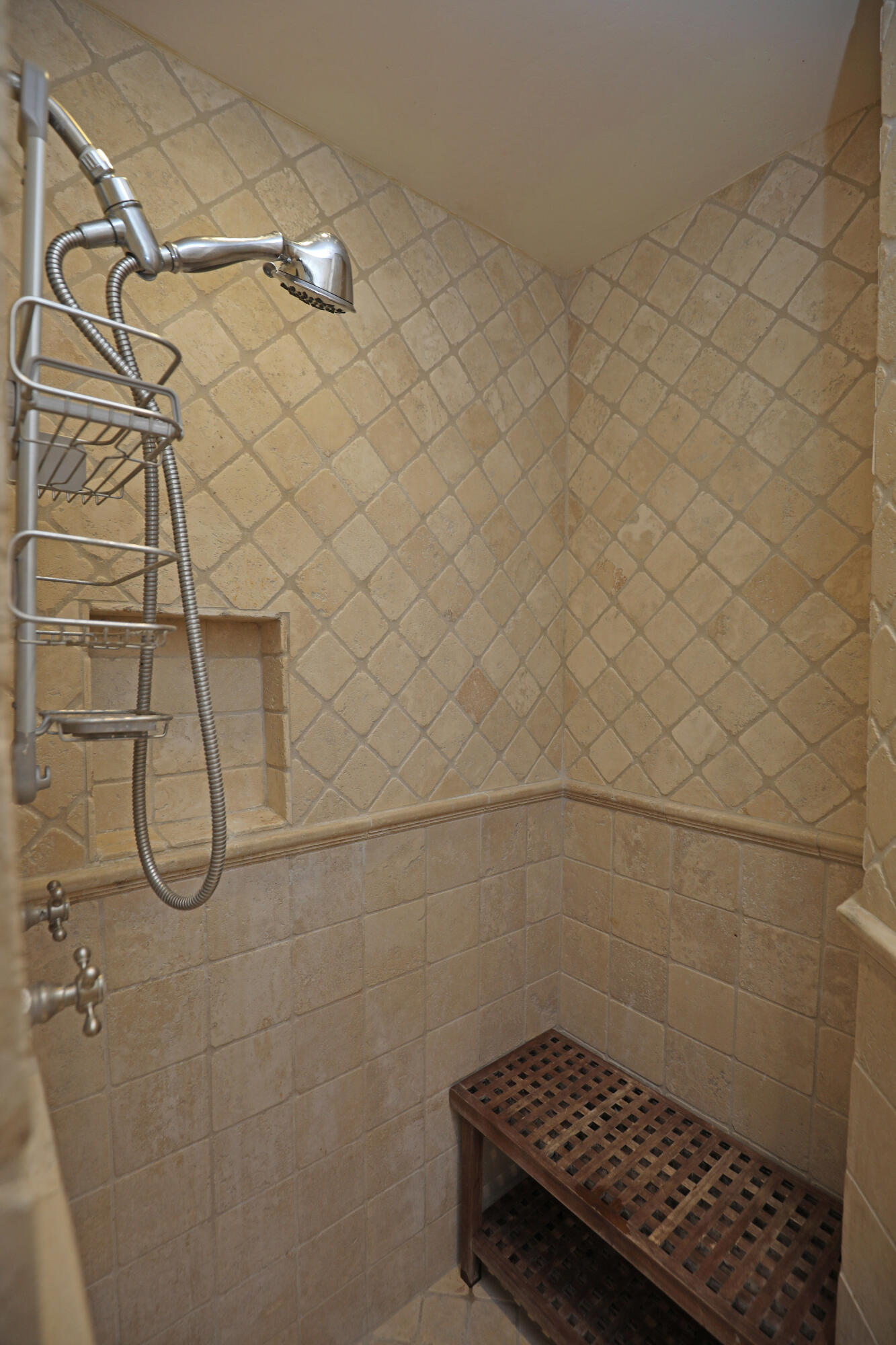 856 Highland Drive, Unit 4 Santa Barbara, CA 93109 - Photo 14 of 25 Shower