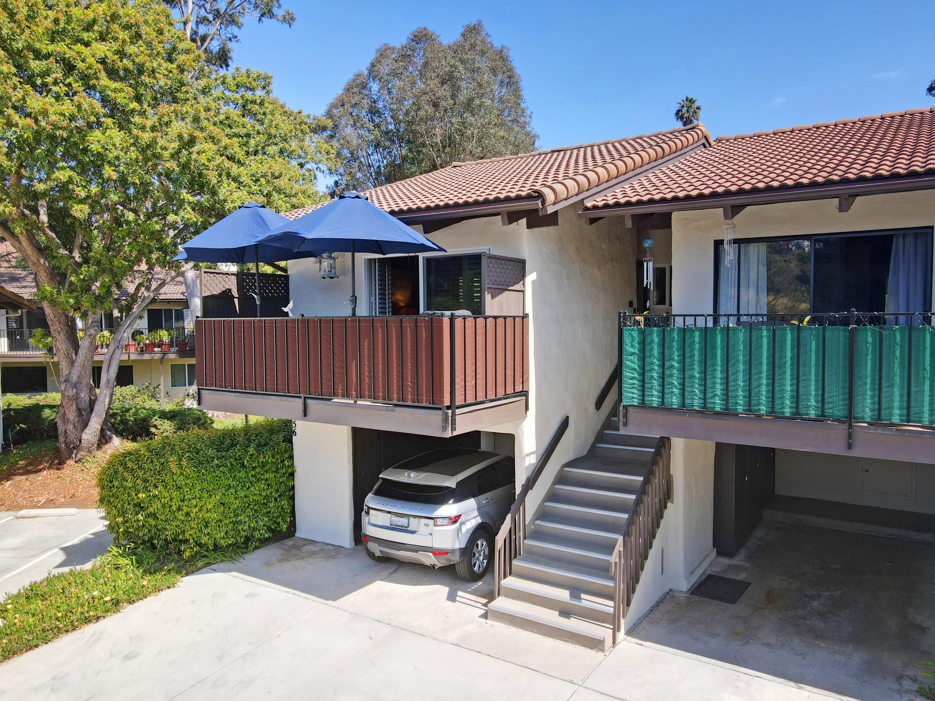 856 Highland Drive, Unit 4 Santa Barbara, CA 93109 - Photo 19 of 25 Front View of Condo End Unit