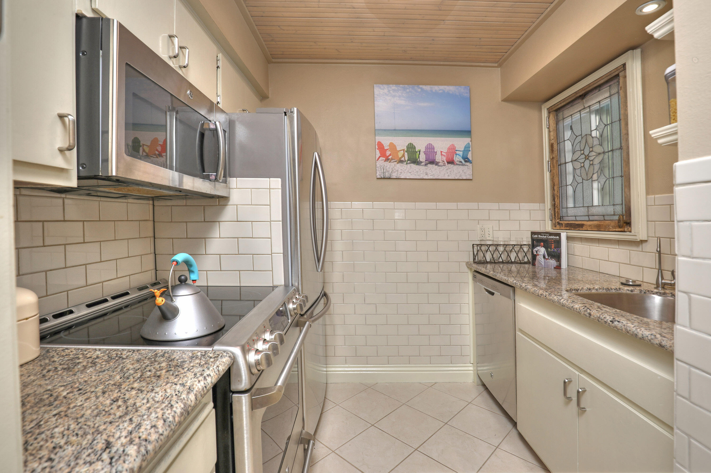 856 Highland Drive, Unit 4 Santa Barbara, CA 93109 - Photo 8 of 25 Kitchen