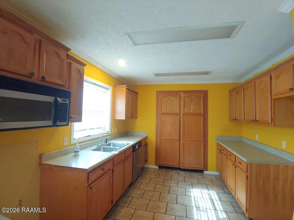 104 Schoeffler Road Carencro, LA 70520 - Photo 5 of 23 5 Kitchen