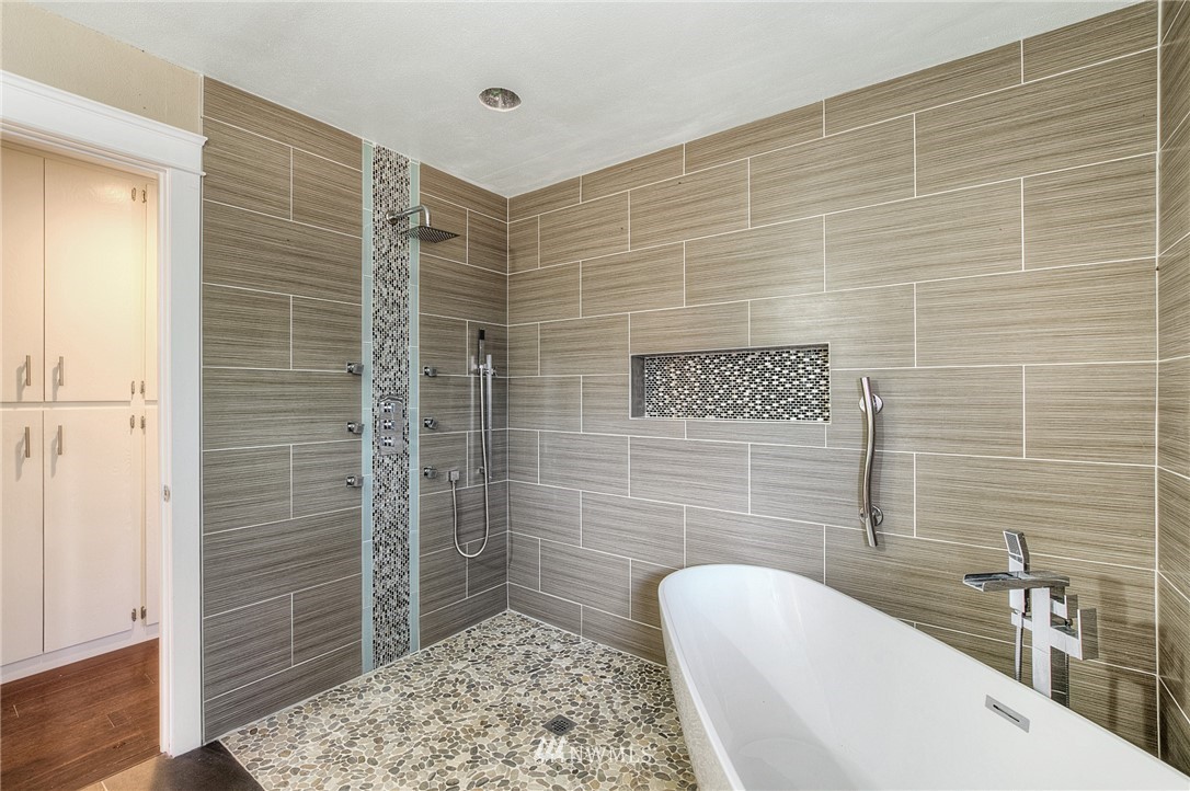 2721 Northeast 5th Place Renton, WA 98056 - Photo 15 of 25