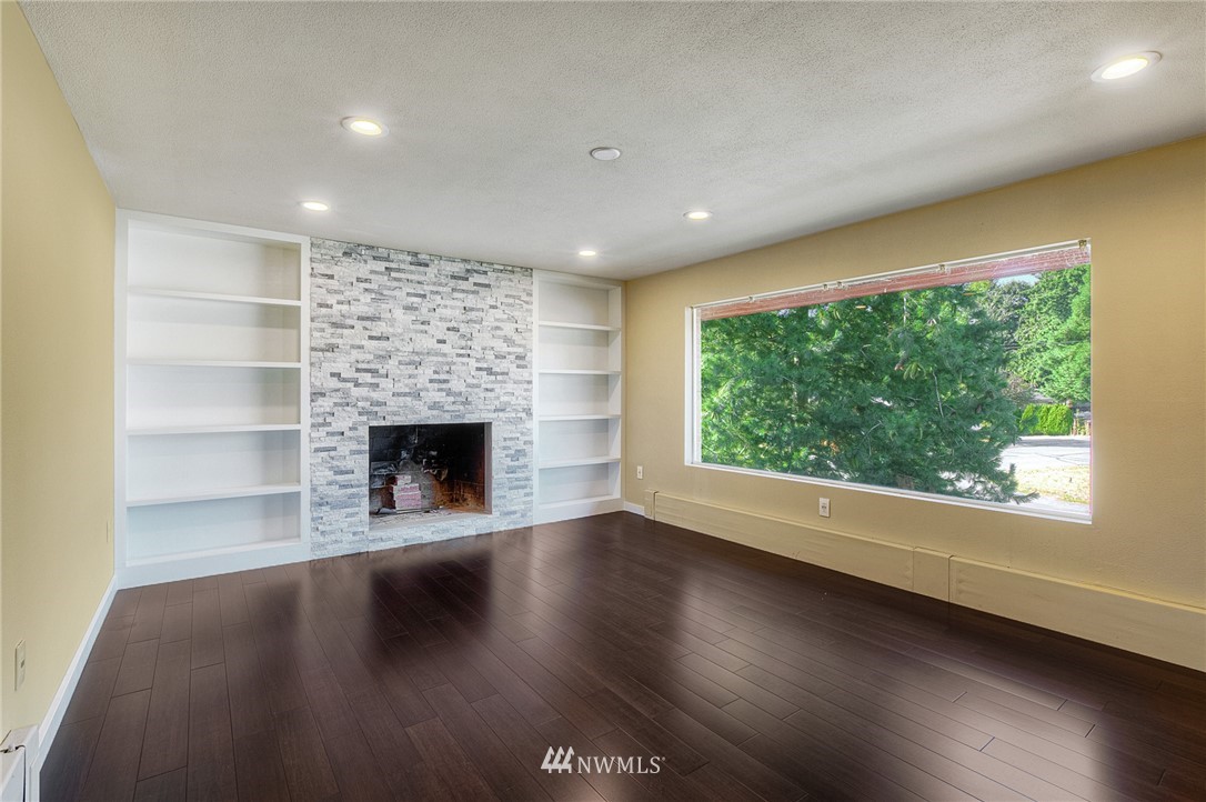 2721 Northeast 5th Place Renton, WA 98056 - Photo 3 of 25