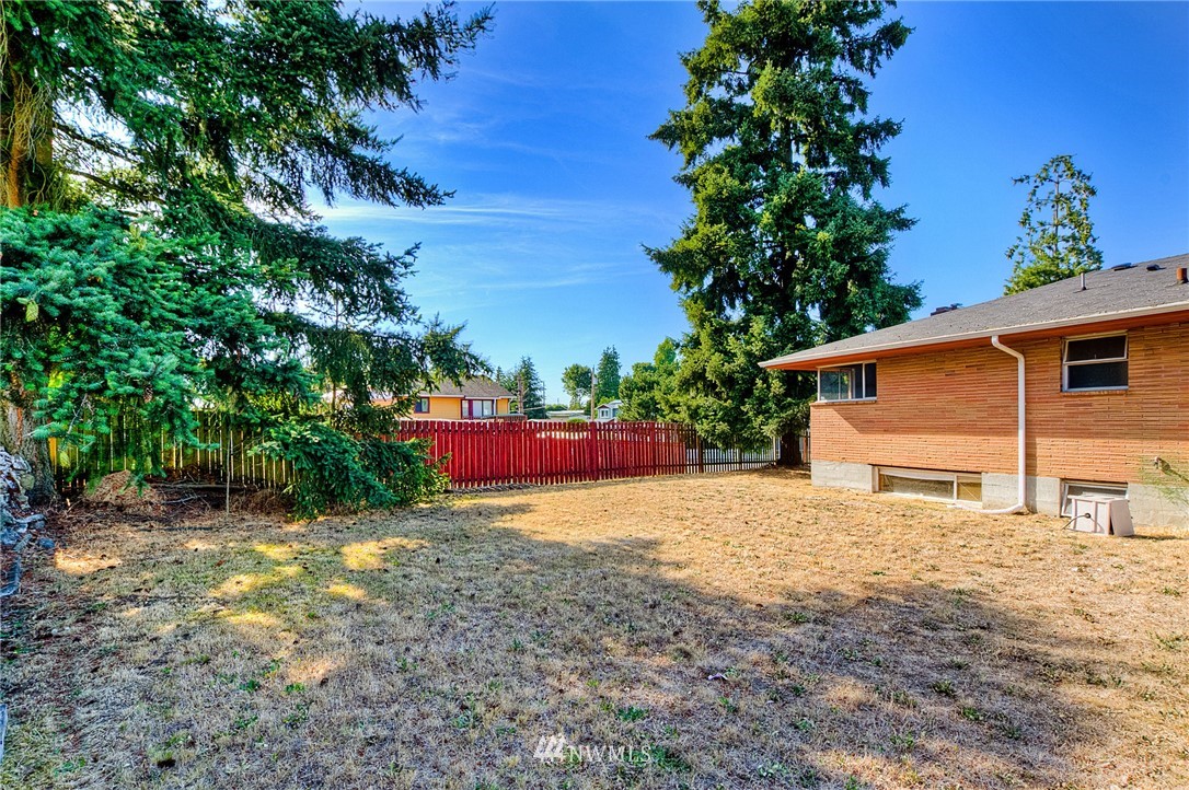 2721 Northeast 5th Place Renton, WA 98056 - Photo 23 of 25