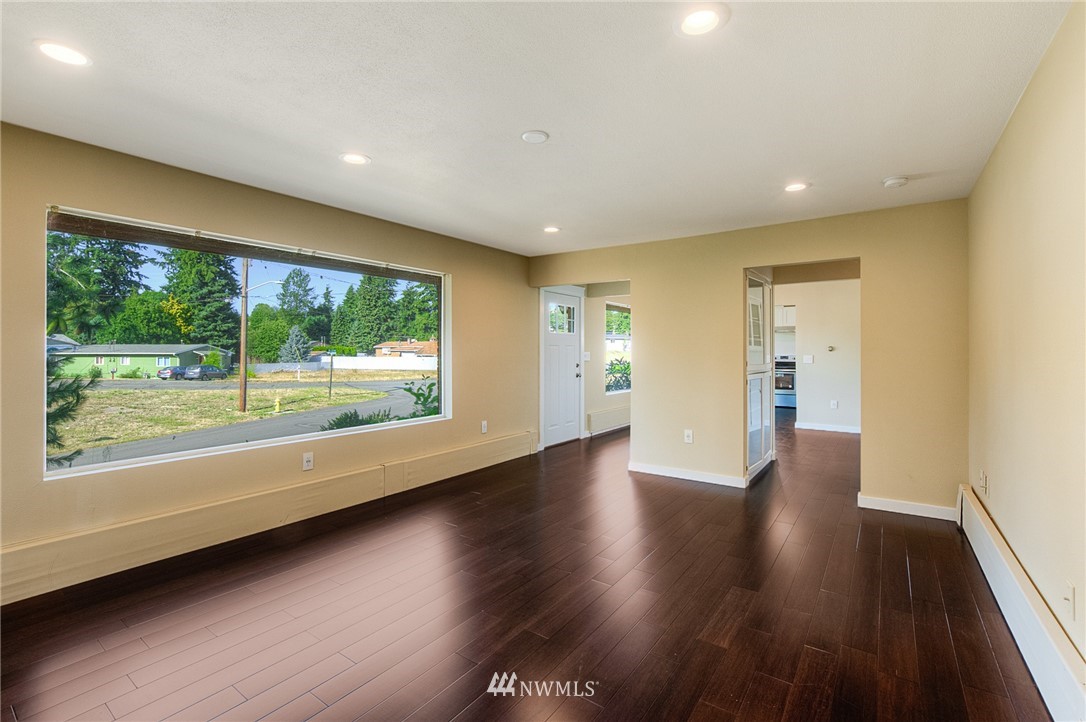 2721 Northeast 5th Place Renton, WA 98056 - Photo 4 of 25