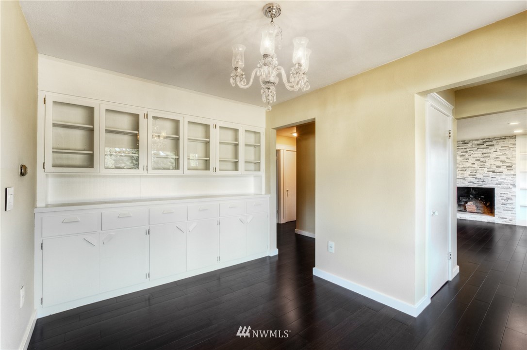 2721 Northeast 5th Place Renton, WA 98056 - Photo 7 of 25