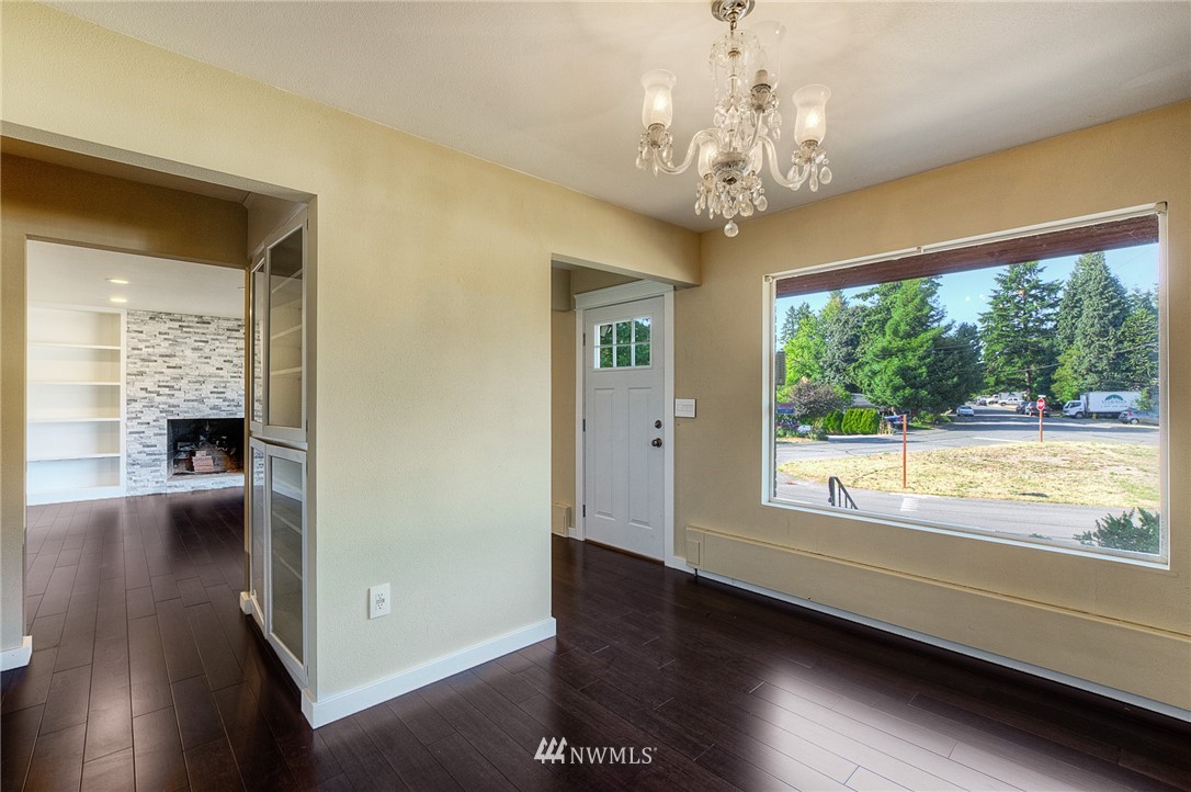 2721 Northeast 5th Place Renton, WA 98056 - Photo 8 of 25