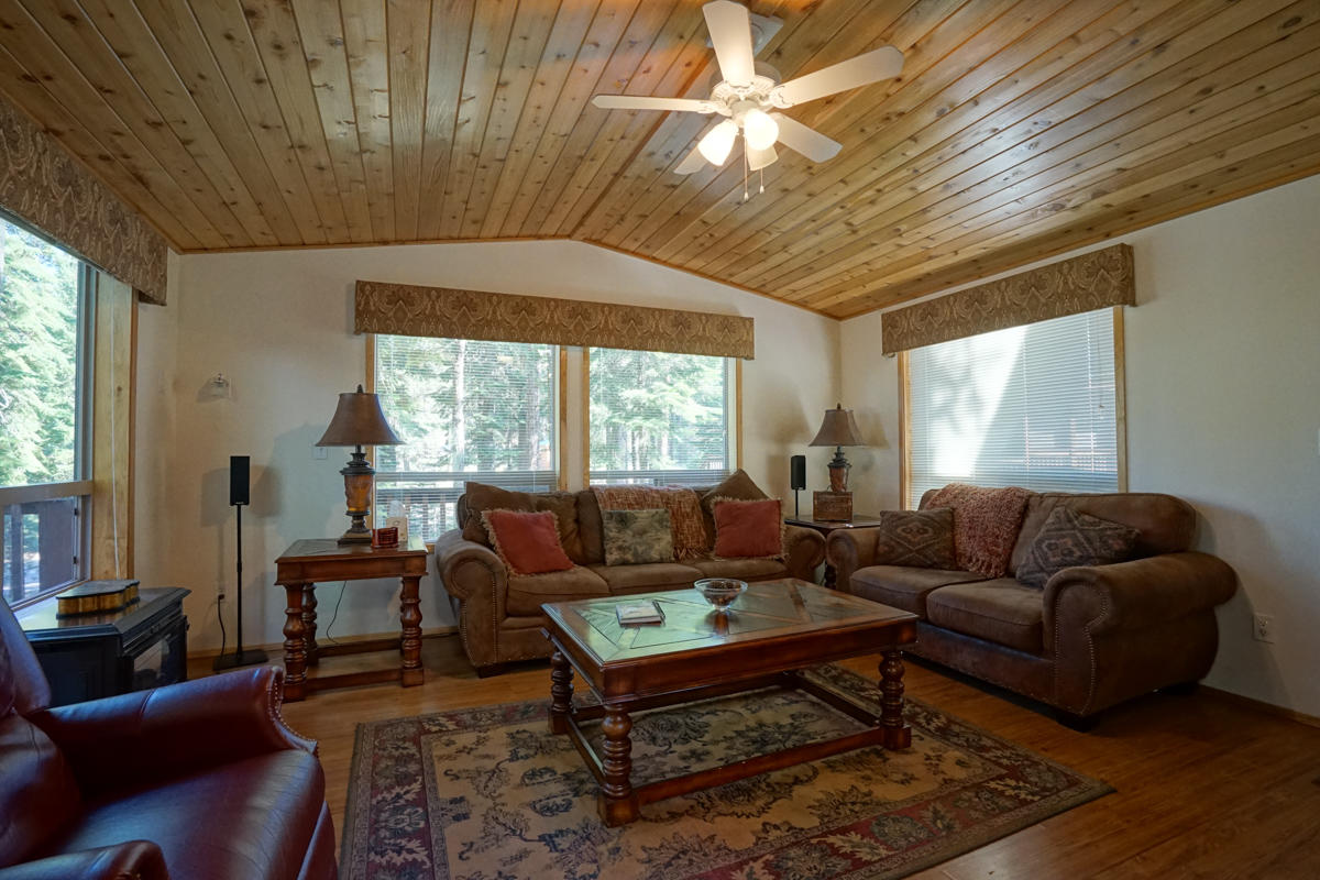 7979 Hyatt Prairie Road, Unit 39 Ashland, OR 97520 - Photo 4 of 24 Cabin_39_04