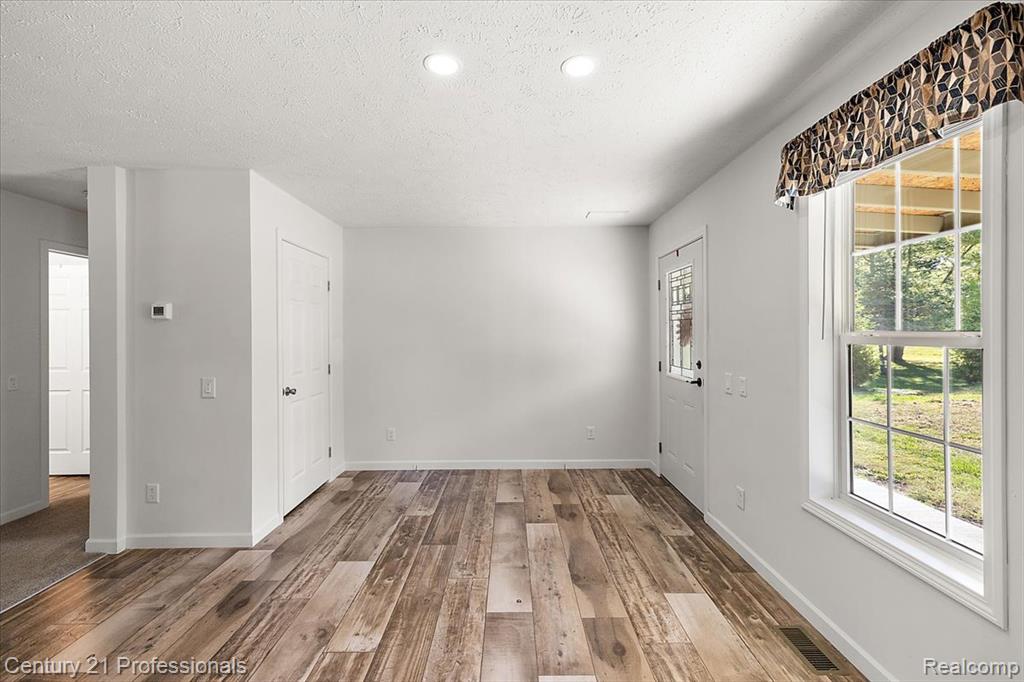 806 Davis Lake Road Lapeer, MI 48446 - Photo 12 of 50 Gallery Image 12