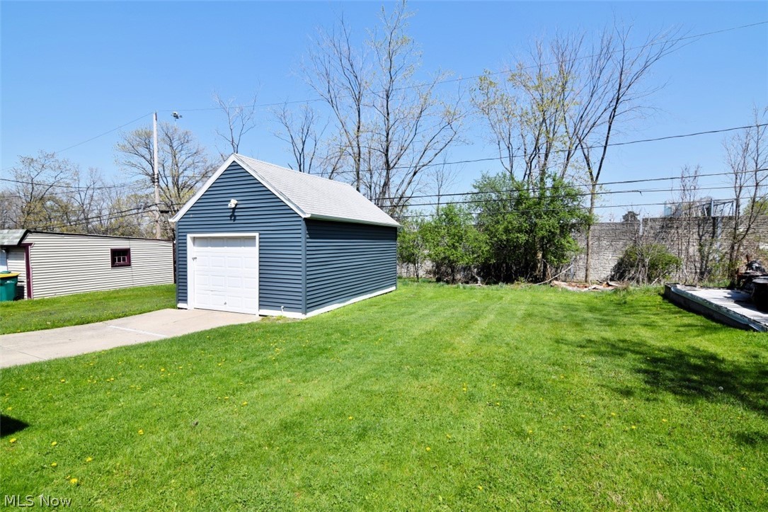 20919 Hansen Road Maple Heights, OH 44137 - Photo 19 of 25 Spacious backyard