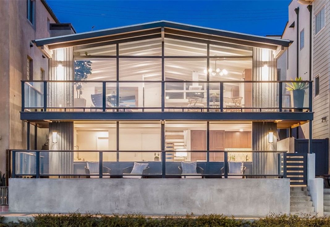816 The Strand Manhattan Beach, CA 90266 - Photo 1 of 71 Exterior Front