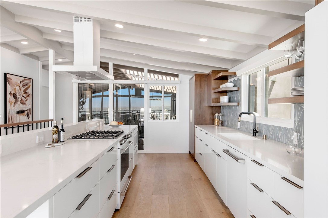 816 The Strand Manhattan Beach, CA 90266 - Photo 17 of 71 Main Kitchen