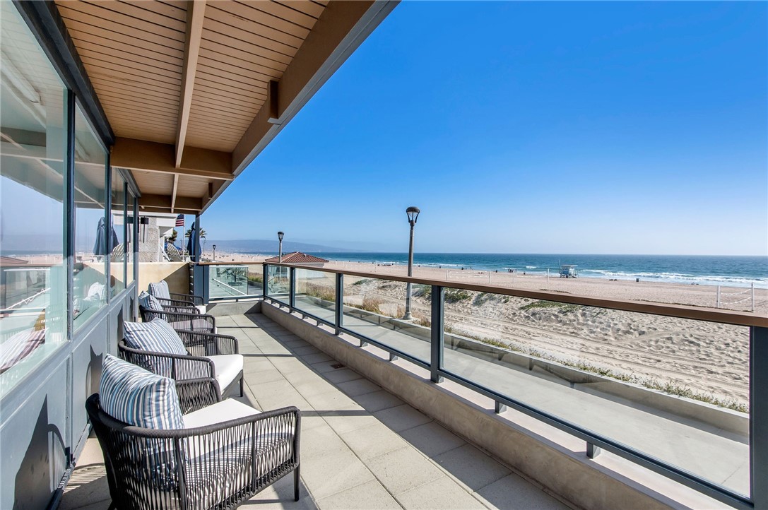 816 The Strand Manhattan Beach, CA 90266 - Photo 21 of 71 Exterior Deck