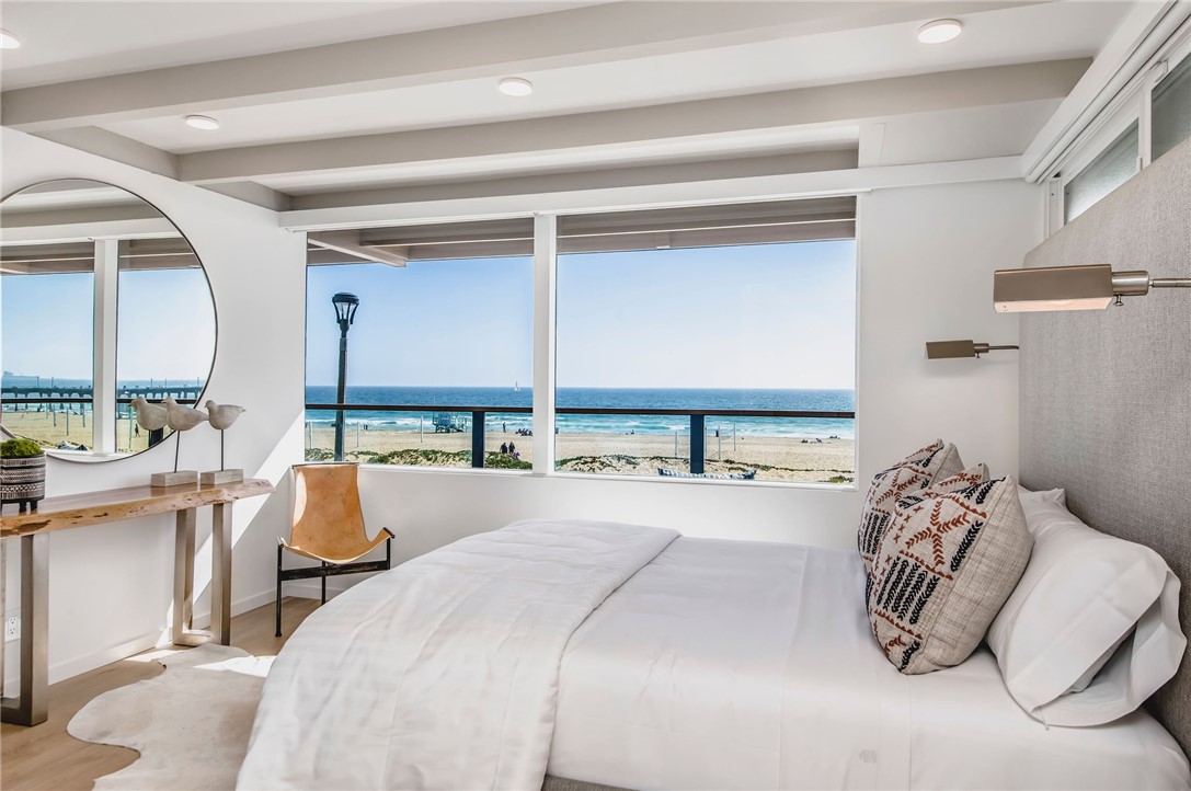 816 The Strand Manhattan Beach, CA 90266 - Photo 27 of 71 Second Bedroom