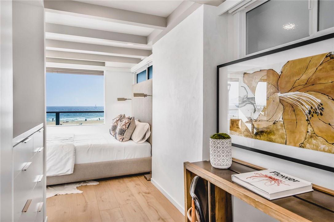 816 The Strand Manhattan Beach, CA 90266 - Photo 28 of 71 Second Bedroom