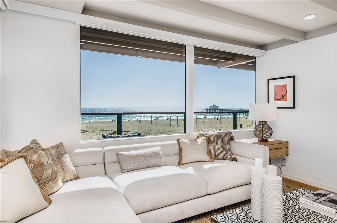 816 The Strand Manhattan Beach, CA 90266 - Photo 33 of 71 Bonus Room with Wet Bar