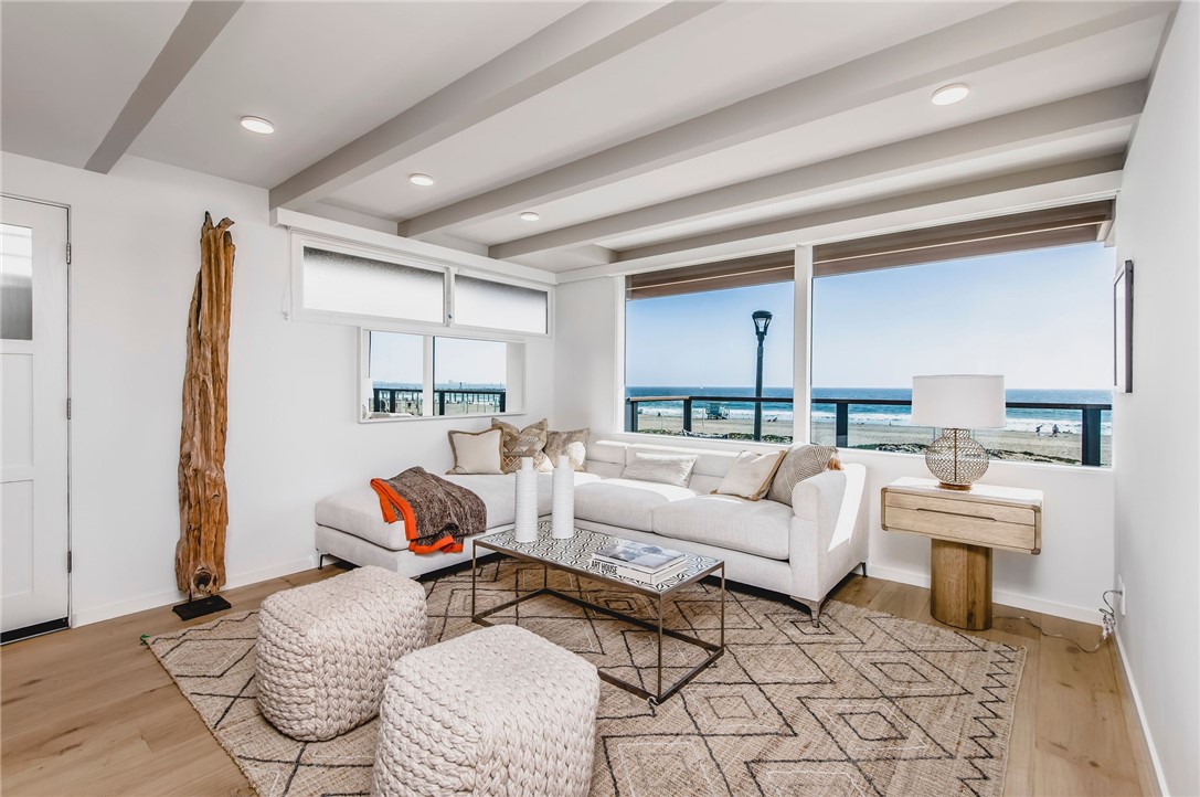 816 The Strand Manhattan Beach, CA 90266 - Photo 34 of 71 Bonus Room with Wet Bar