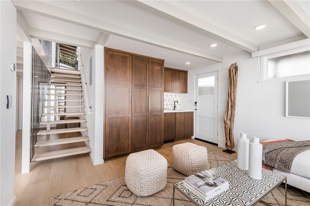 816 The Strand Manhattan Beach, CA 90266 - Photo 35 of 71 Bonus Room with Wet Bar