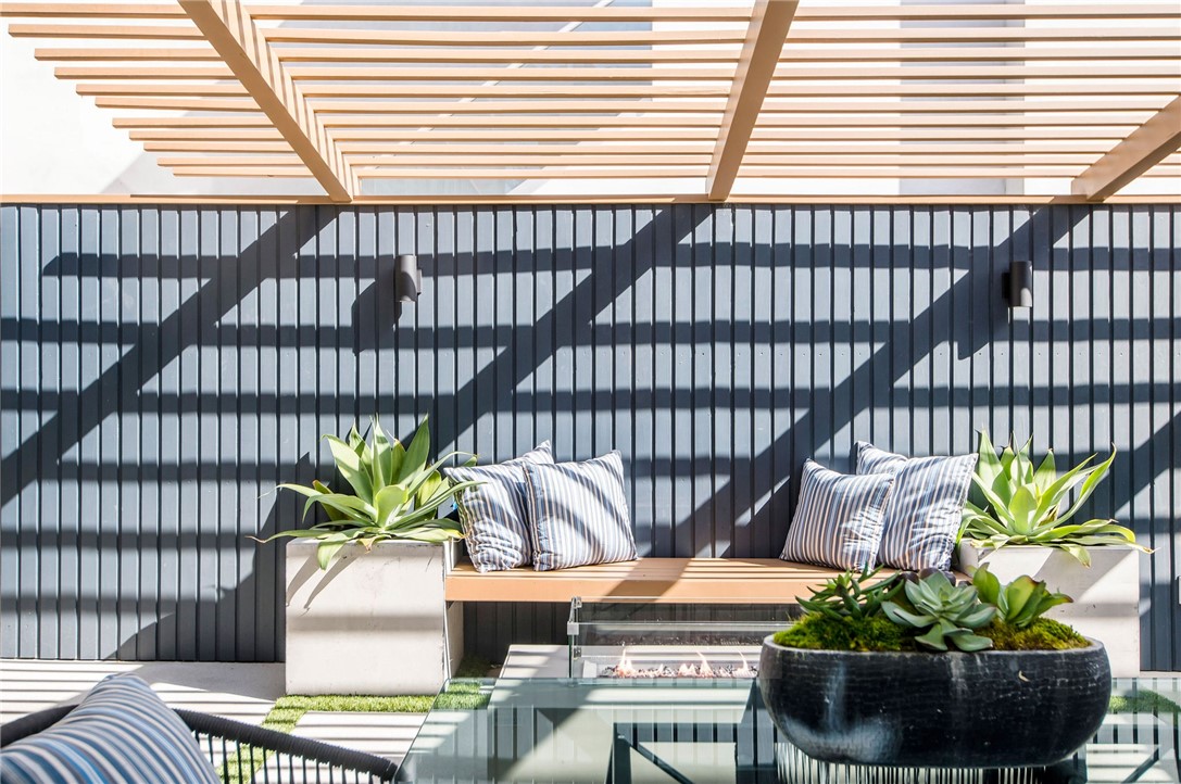 816 The Strand Manhattan Beach, CA 90266 - Photo 41 of 71 Courtyard