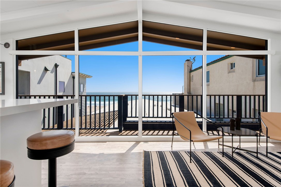 816 The Strand Manhattan Beach, CA 90266 - Photo 44 of 71 Separate Unit Living Room Area