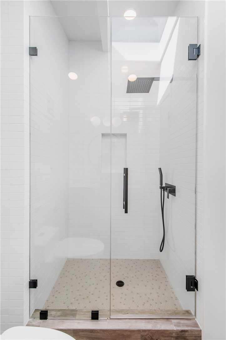 816 The Strand Manhattan Beach, CA 90266 - Photo 51 of 71 Separate Unit Bathroom 1