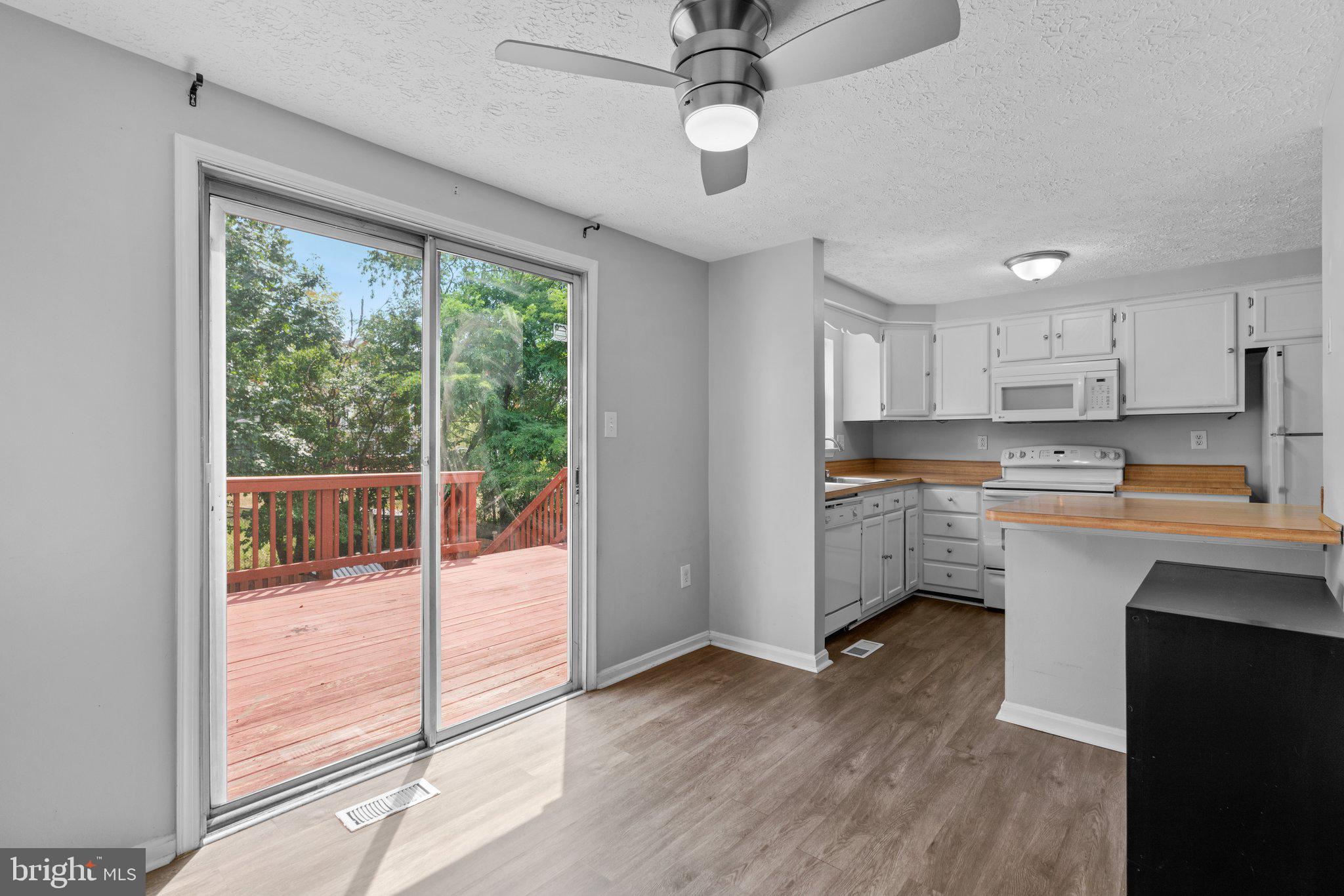 7262 Procopio Circle Columbia, MD 21046 - Photo 12 of 38 SGD to deck of Dining Room!