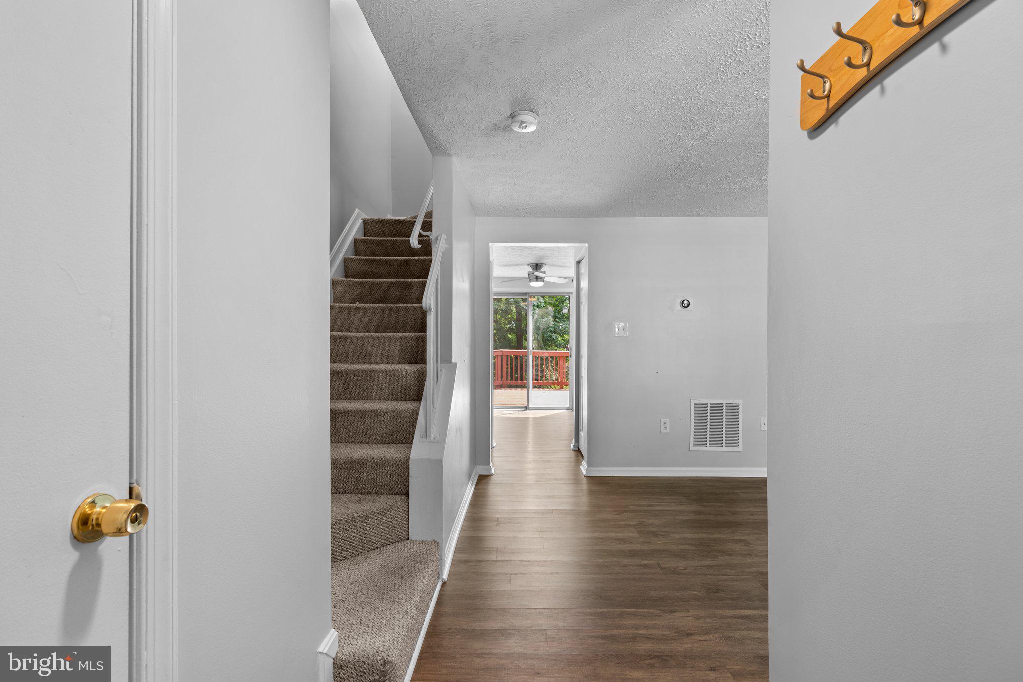 7262 Procopio Circle Columbia, MD 21046 - Photo 6 of 38 Welcome!