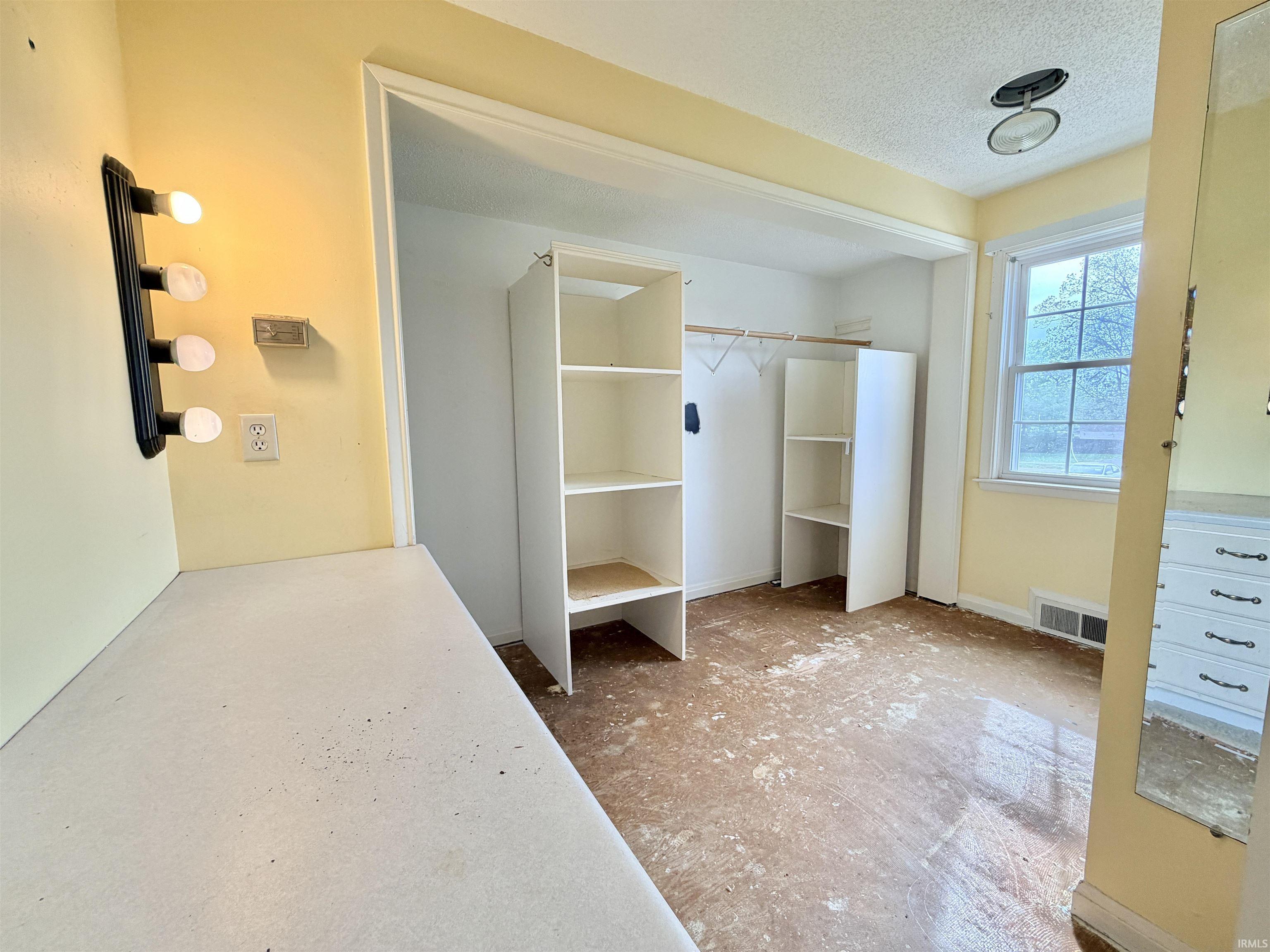 319 East State Street Princeton, IN 47670 - Photo 10 of 36