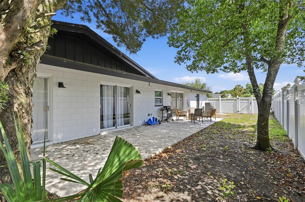 1946 Strathaven Road Winter Park, FL 32792 - Photo 34 of 37 a view of back yard of the house