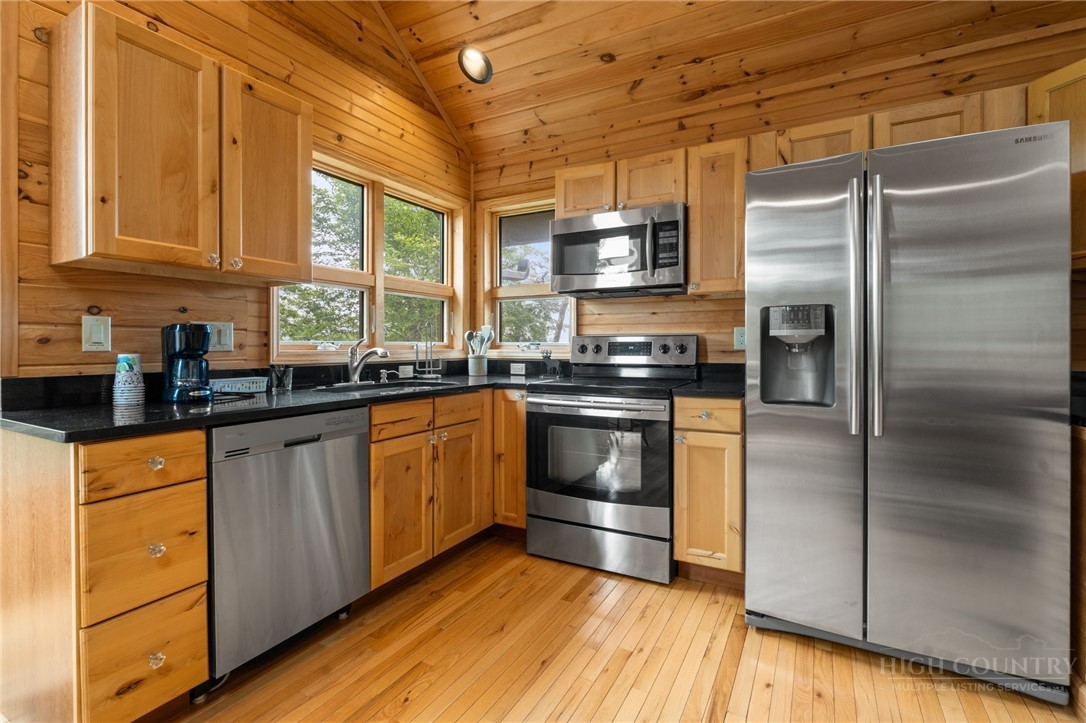 200 Summit Road Beech Mountain, NC 28604 - Photo 36 of 47