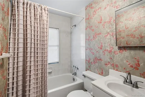 $449,900 | 16 Ocean Avenue, East Patchogue, NY 11772