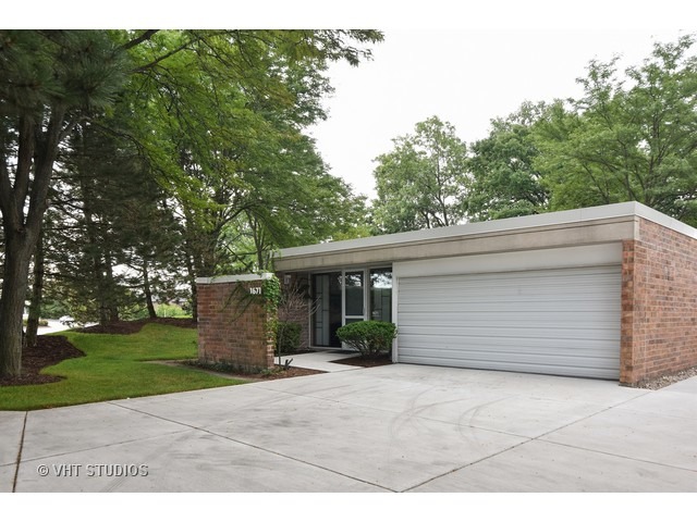 1671 Seton Road Northbrook, IL 60062 - Photo 1 of 17
