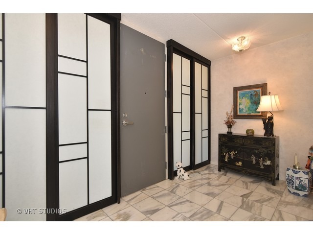 1671 Seton Road Northbrook, IL 60062 - Photo 2 of 17