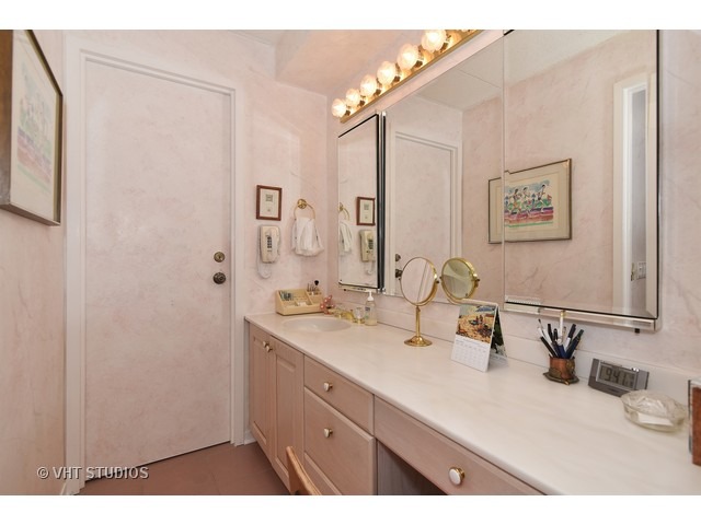 1671 Seton Road Northbrook, IL 60062 - Photo 12 of 17