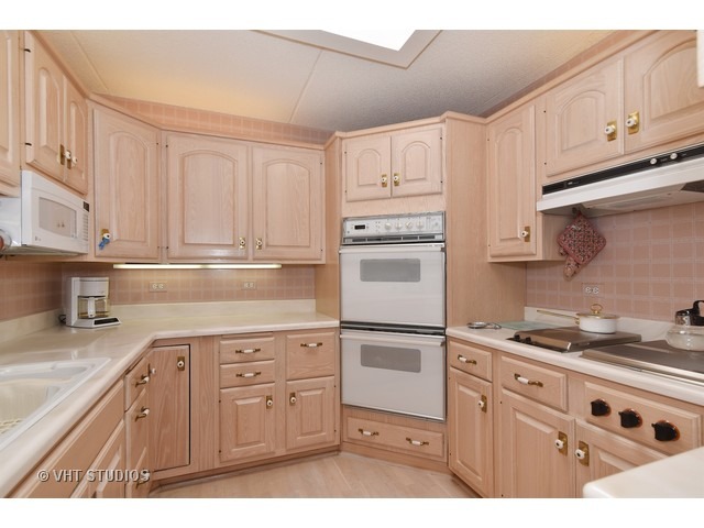 1671 Seton Road Northbrook, IL 60062 - Photo 5 of 17