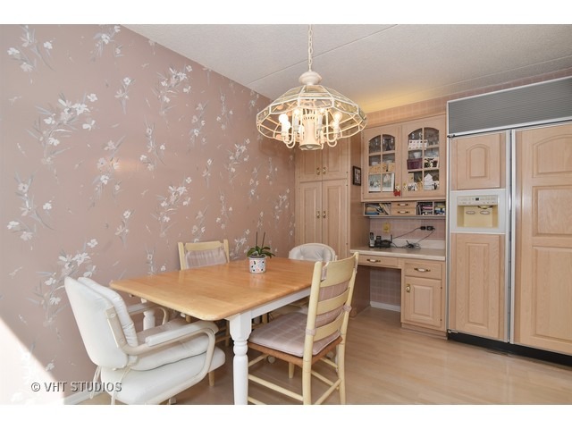 1671 Seton Road Northbrook, IL 60062 - Photo 6 of 17