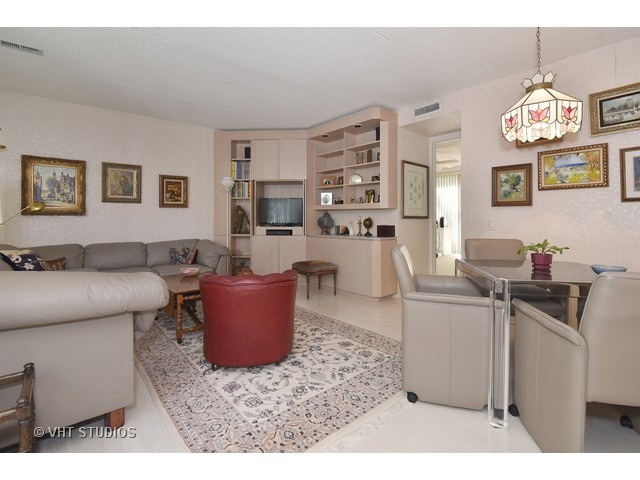 1671 Seton Road Northbrook, IL 60062 - Photo 9 of 17