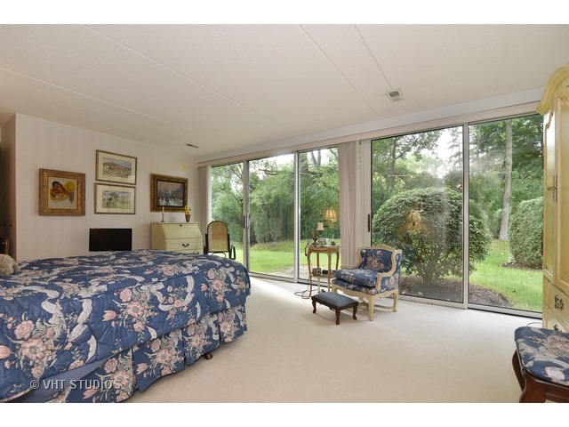 1671 Seton Road Northbrook, IL 60062 - Photo 10 of 17