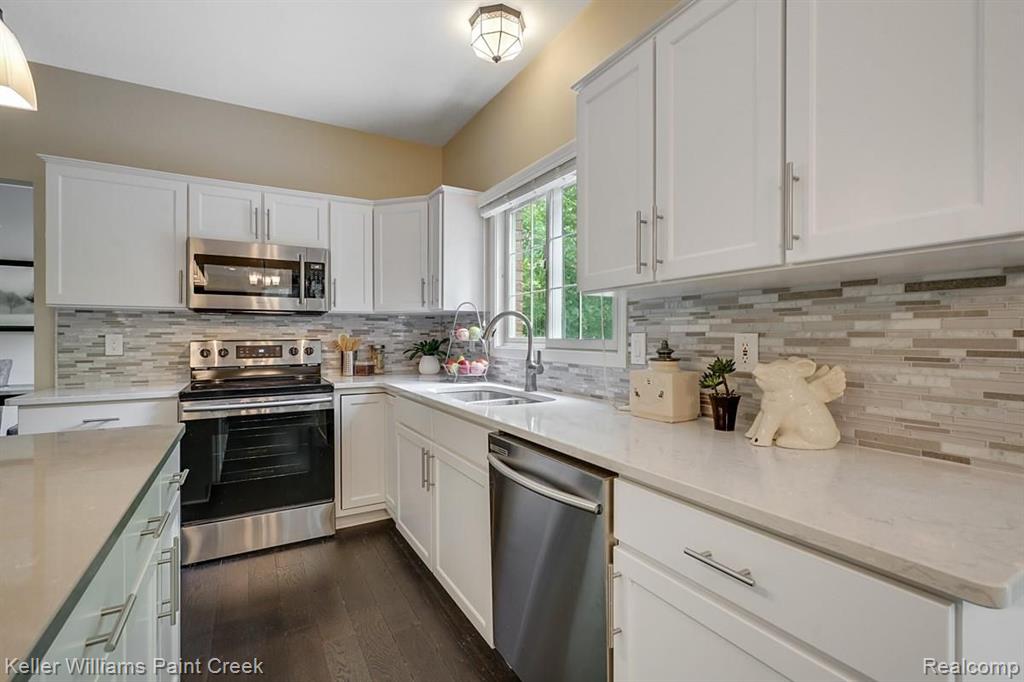 2641 Long Meadow Lane Rochester Hills, MI 48307 - Photo 13 of 38