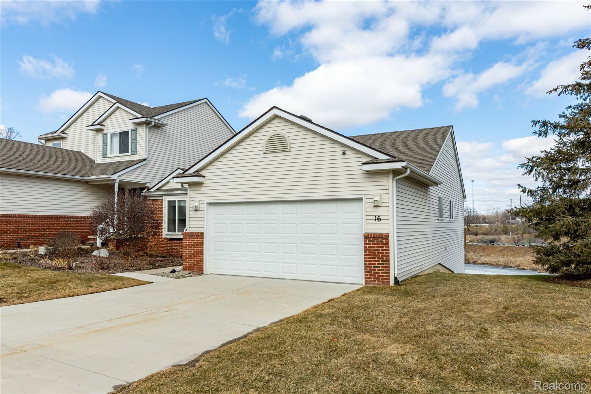 16 Sedum Road, Unit 1 Howell, MI 48843 - Photo 39 of 43 3516 Sedum Rd (7 of 43).jpg