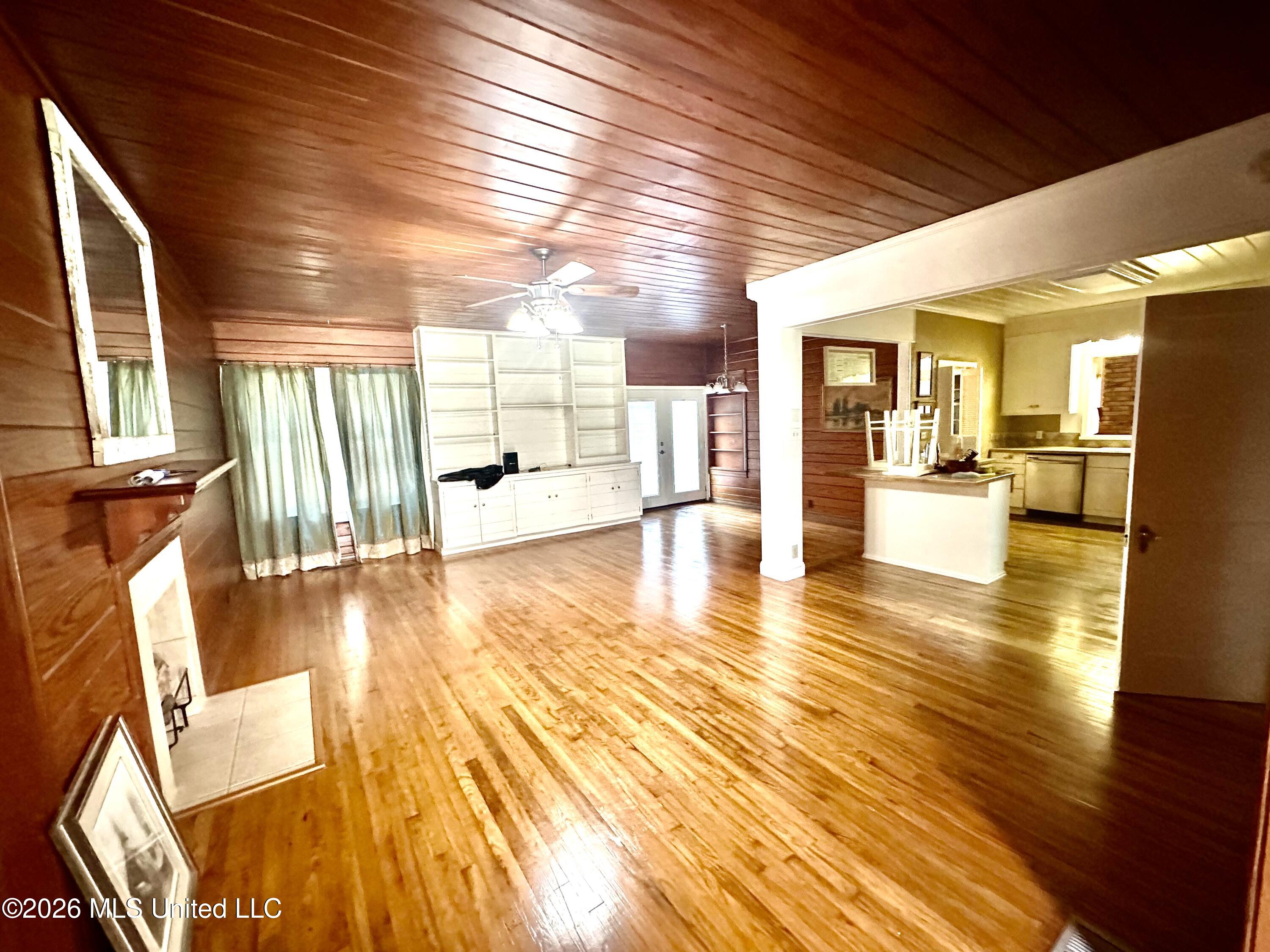 512 West Minnesota Street Brookhaven, MS 39601 - Photo 3 of 19 View from foyer