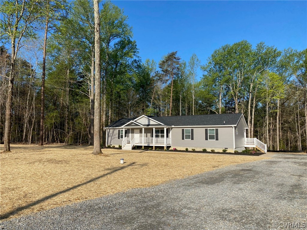 1975 Eastham Road Bumpass, VA 23024 - Photo 5 of 40 Gallery Image 5
