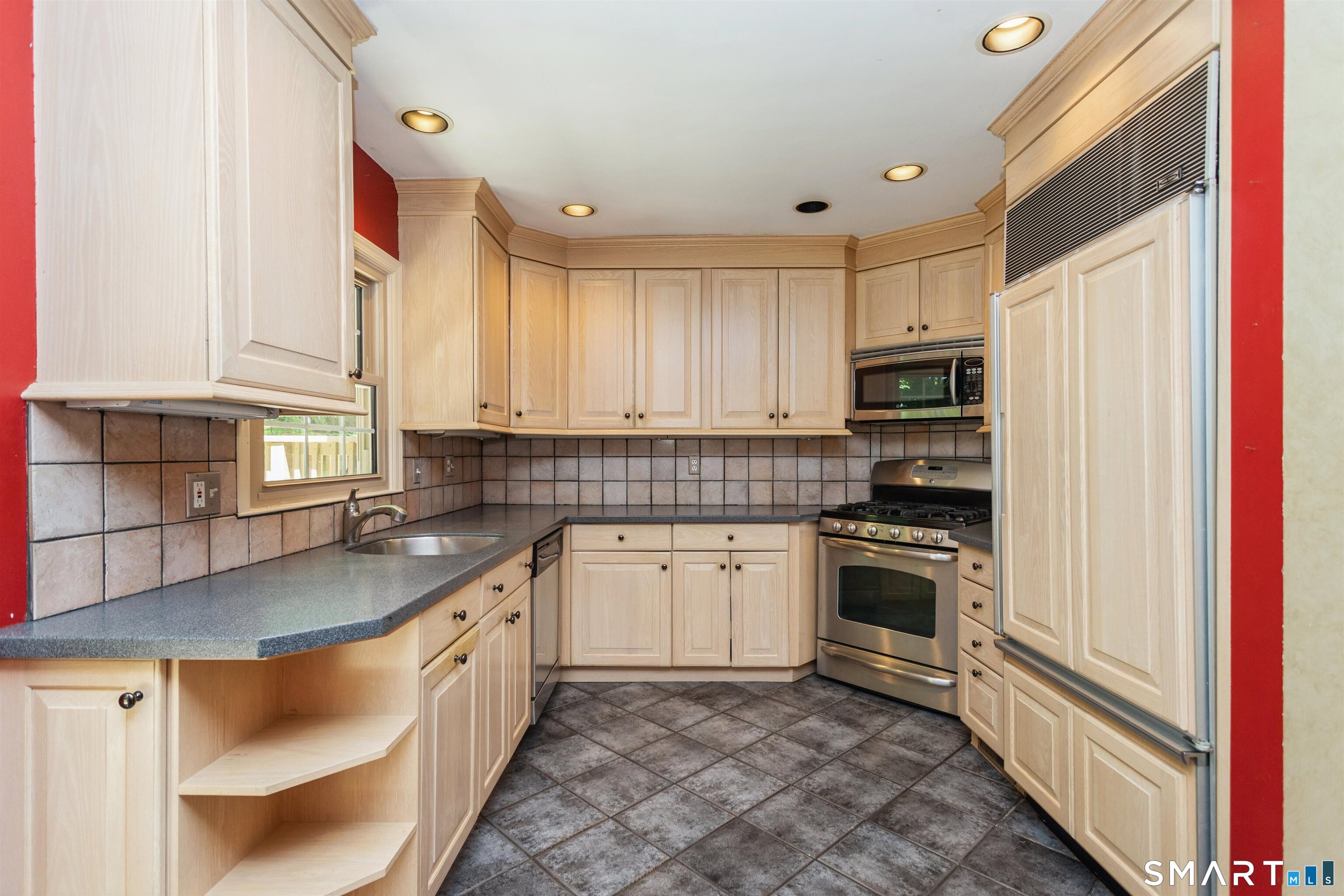 3 Valley View Road, Unit 24 Norwalk, CT 06851 - Photo 4 of 37
