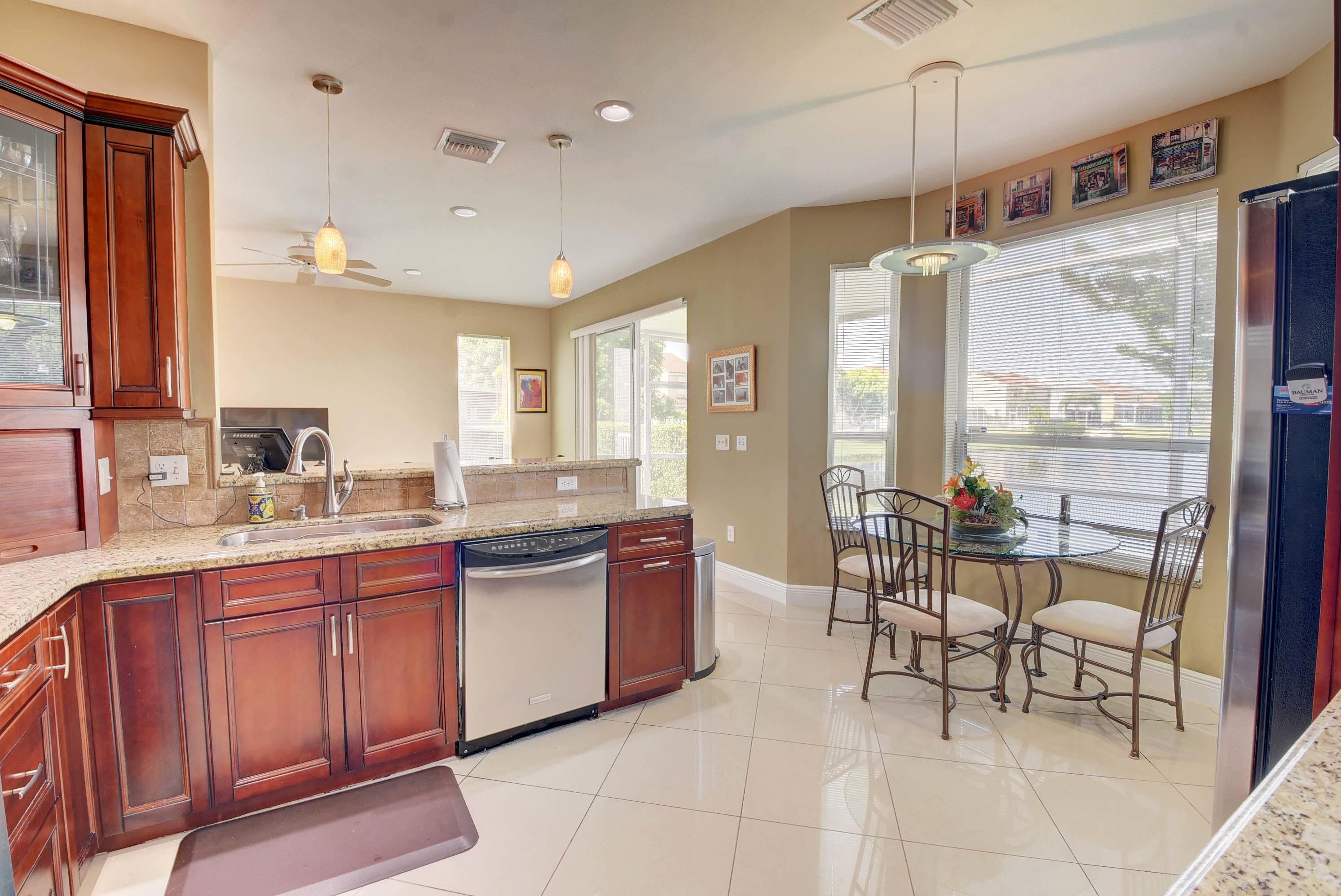 9593 Tavernier Drive Boca Raton, FL 33496 - Photo 5 of 32 Kitchen