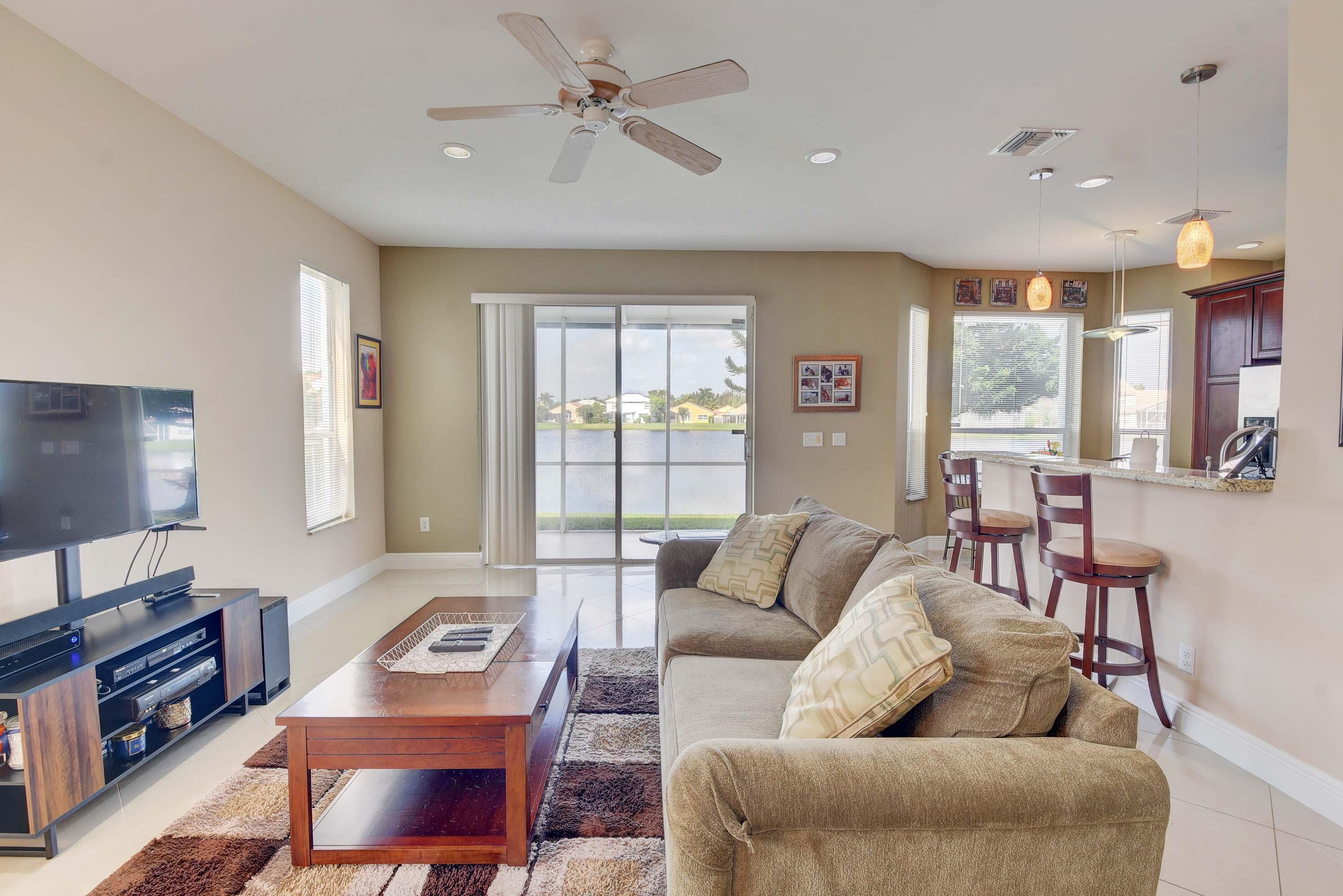 9593 Tavernier Drive Boca Raton, FL 33496 - Photo 10 of 32 Living Room