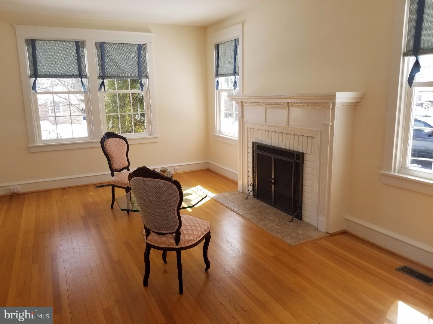 1434 Dorchester Road Havertown, PA 19083 - Photo 3 of 25 Living Room