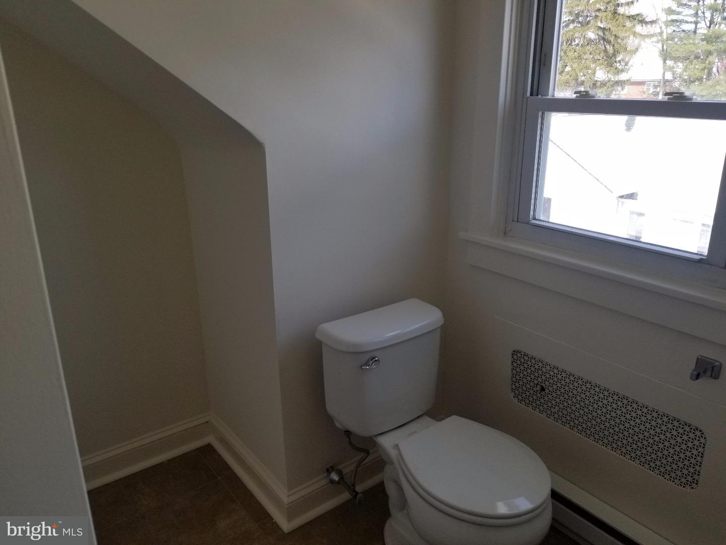 1434 Dorchester Road Havertown, PA 19083 - Photo 22 of 25 In-law Suite