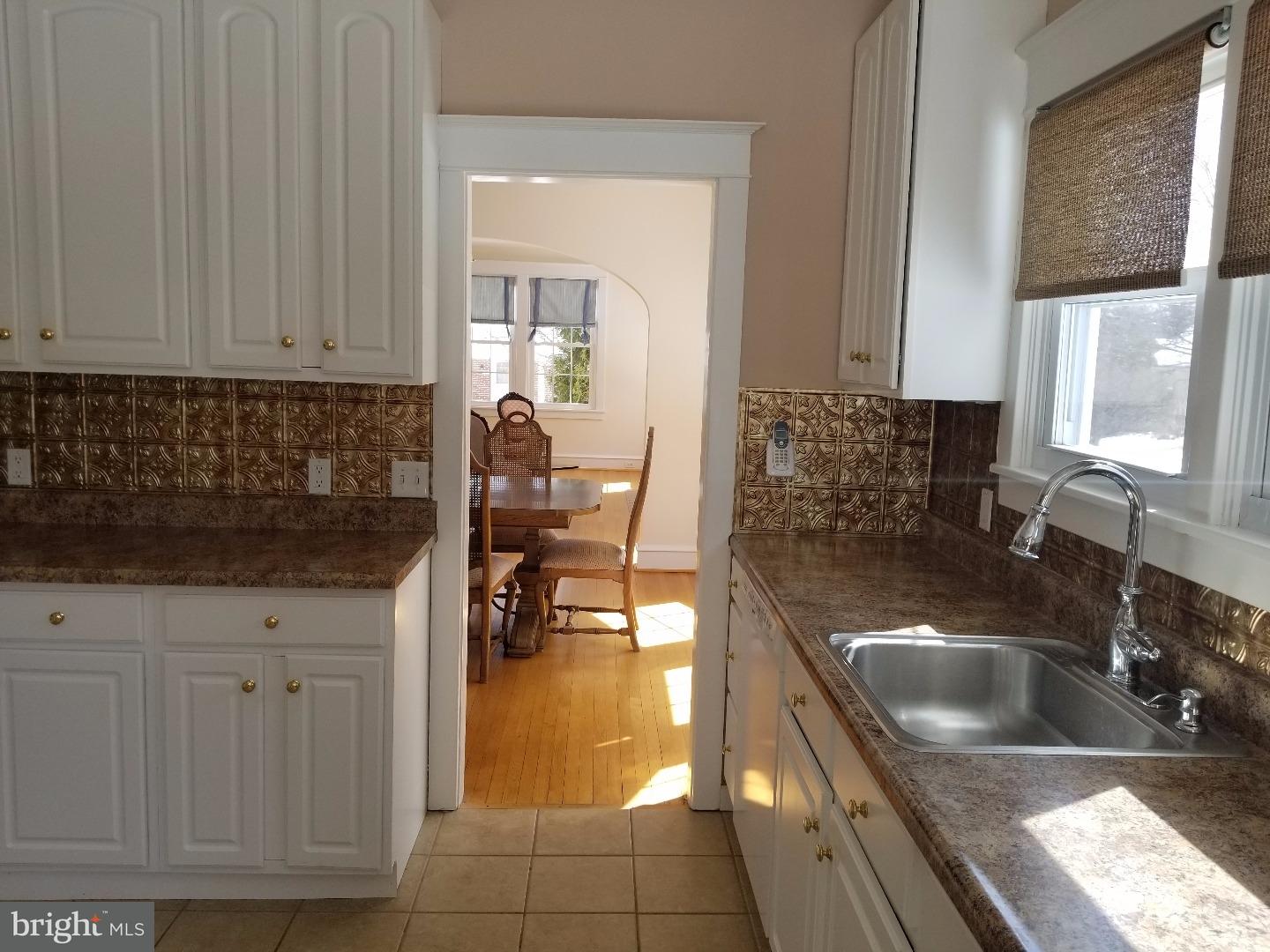 1434 Dorchester Road Havertown, PA 19083 - Photo 6 of 25 Kitchen