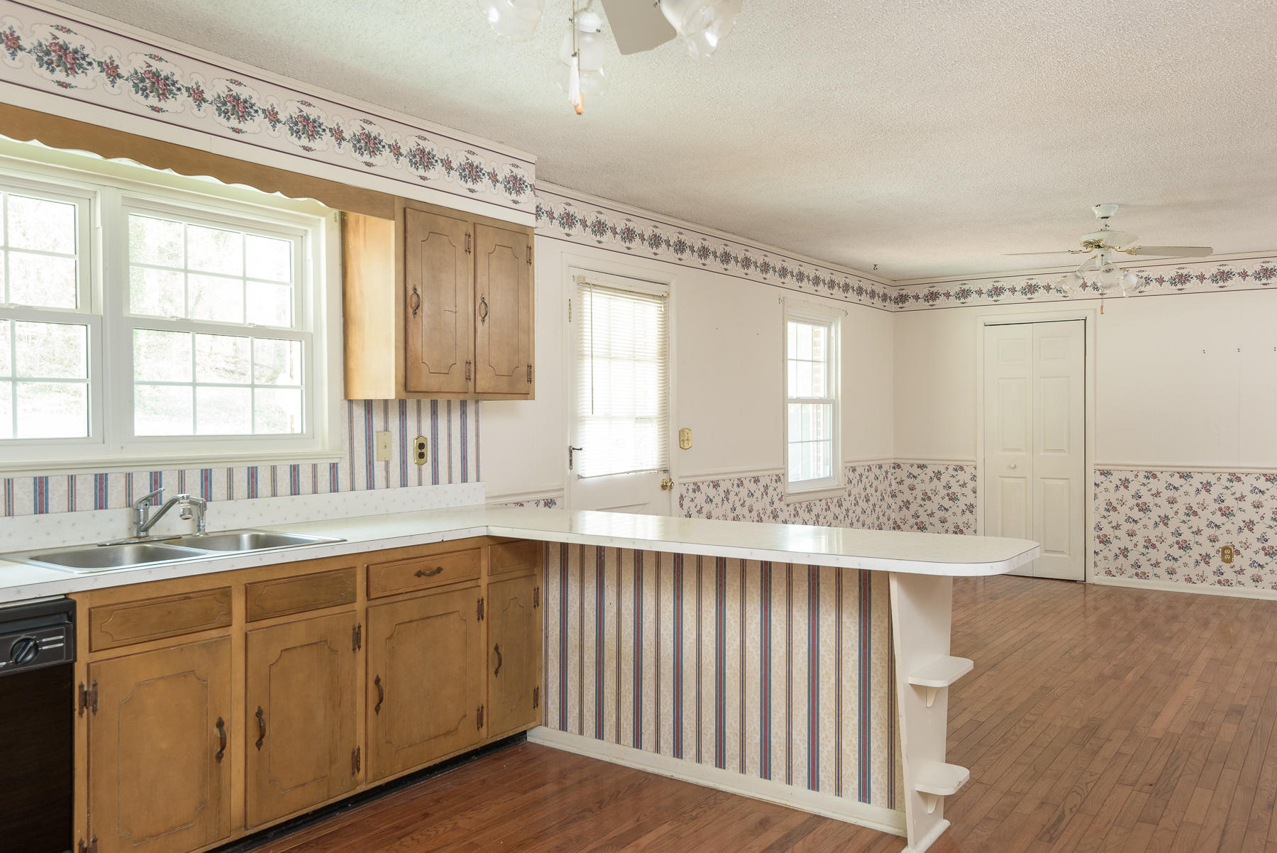 9010 Fuller Road Chattanooga, TN 37421 - Photo 4 of 23 Kitchen